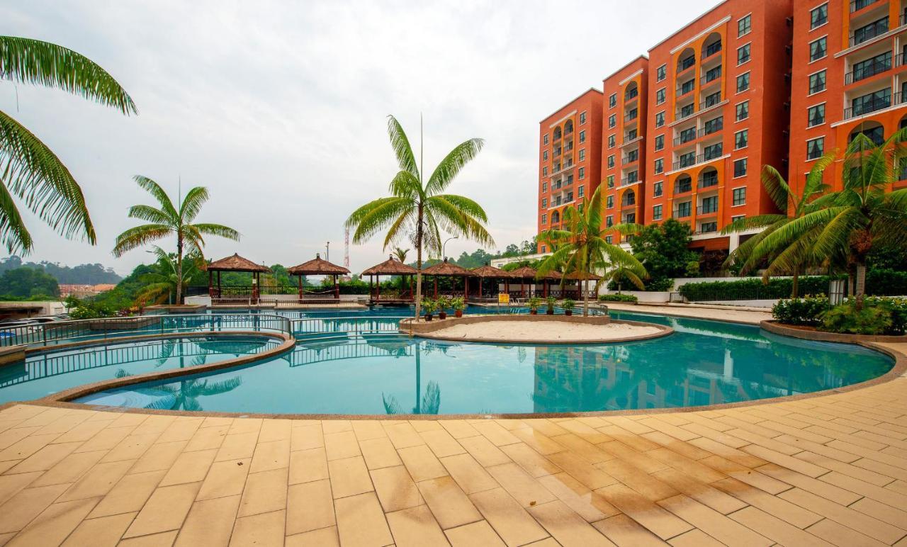 Arabian Bay Resort@ Bukit Gambang Resort City Exterior foto