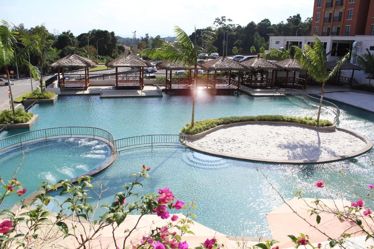 Arabian Bay Resort@ Bukit Gambang Resort City Exterior foto